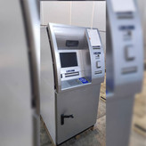 دستگاه خودپرداز سالنی wincor 2100